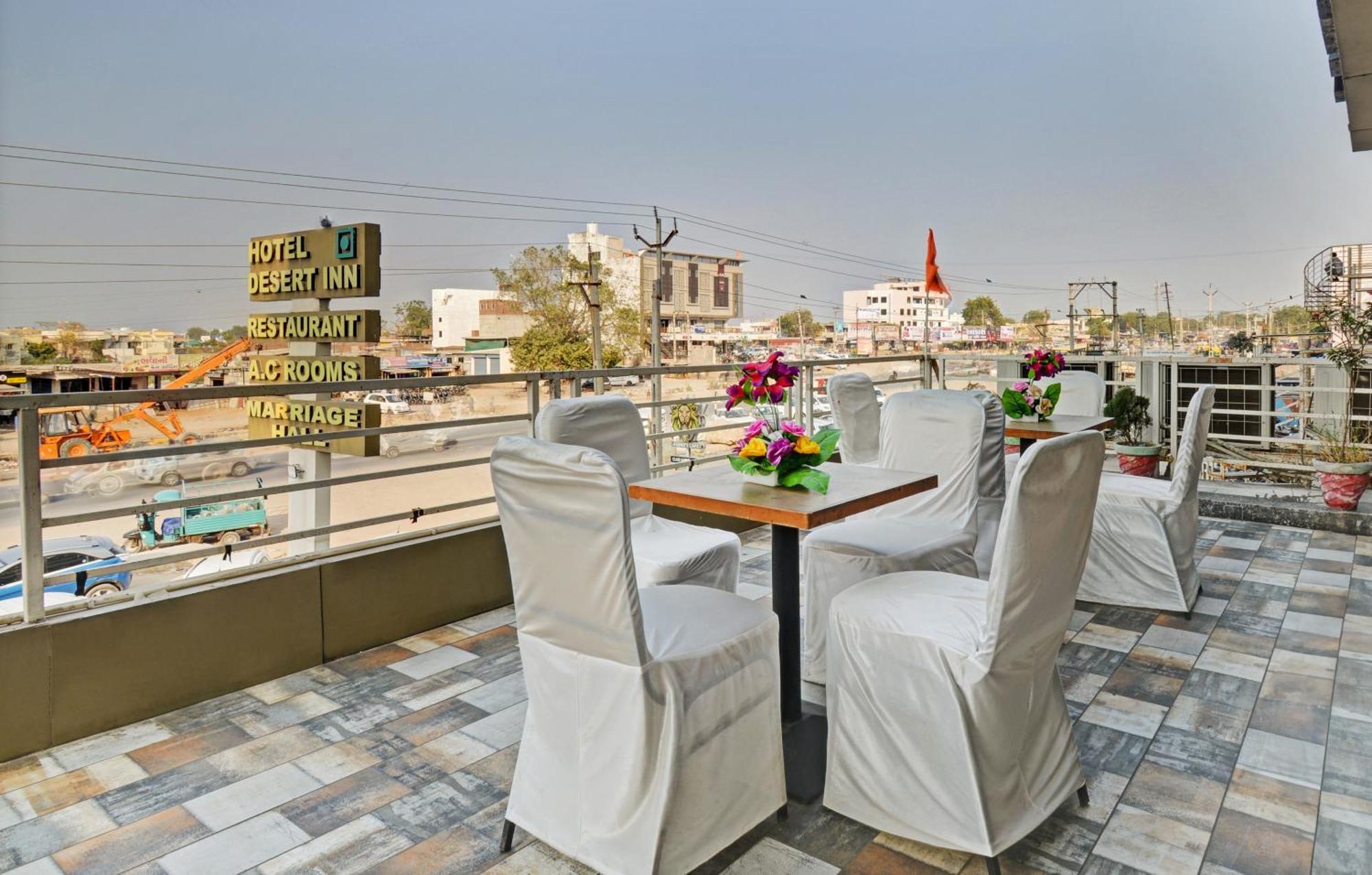 Hotel Desert Inn Tharad Bagian luar foto