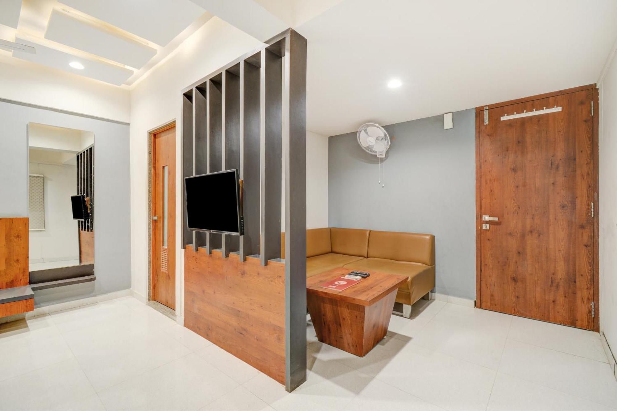 Hotel Desert Inn Tharad Bagian luar foto